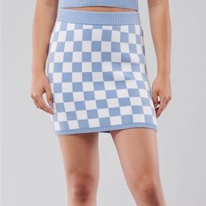 Hollister high rise checkered knit skirt in size S